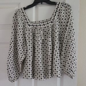 Women's Black and White Patterned Top